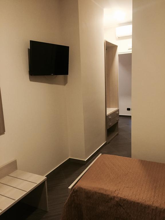 Civico 83 Bed and Breakfast Reggio di Calabria Rum bild