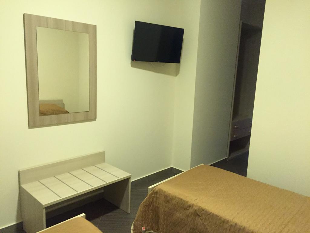 Civico 83 Bed and Breakfast Reggio di Calabria Rum bild